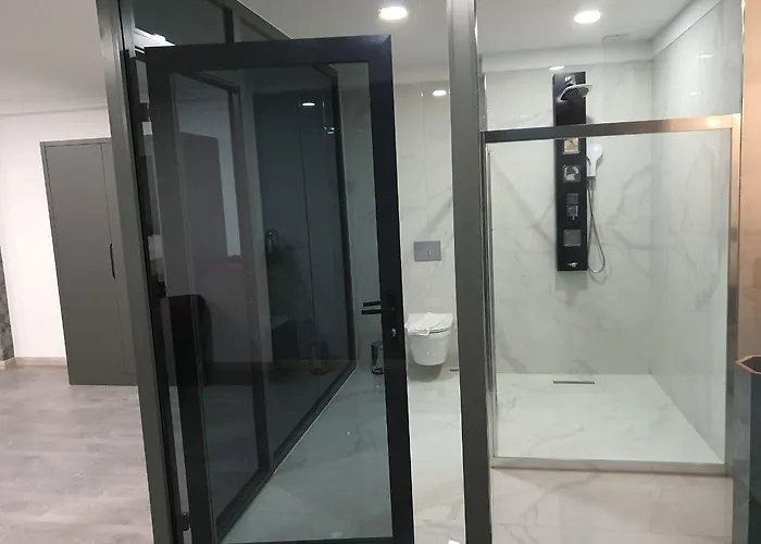 Hotel Karikatuer Bi