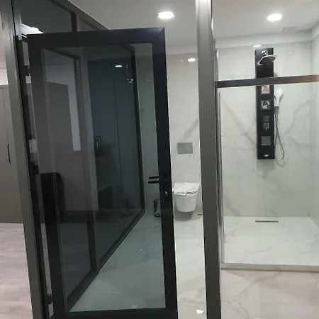 Hotel Karikatuer Bi