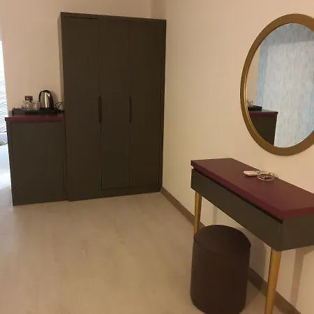 Karikatür Bi Otel