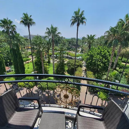 Отель Karikatuer Bi