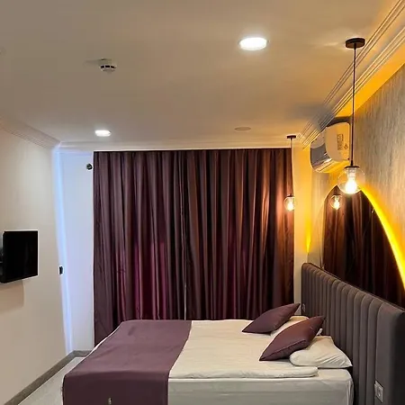 Otel Karikatür Bi 4*