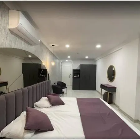 Otel Karikatür Bi