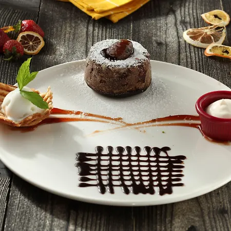 Karikatuer Bi Szálloda 4*