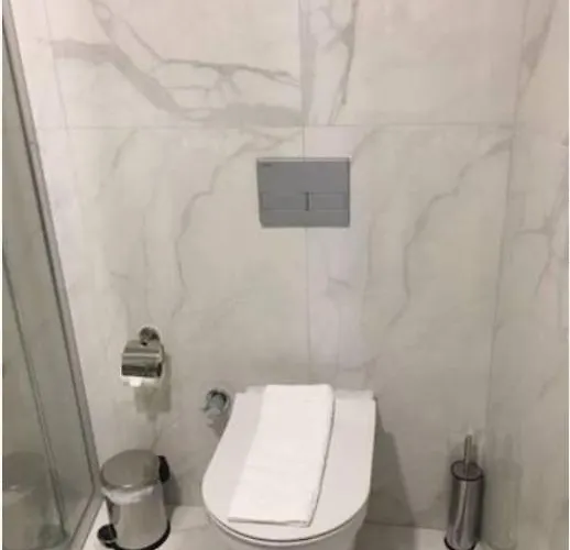Hotell Karikatuer Bi 4*