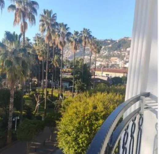 Karikatuer Bi Hotell Alanya