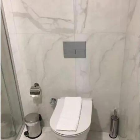 Hotel Karikatuer Bi 4*