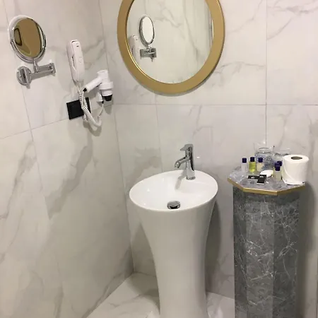 Karikatuer Bi Hotel 4*